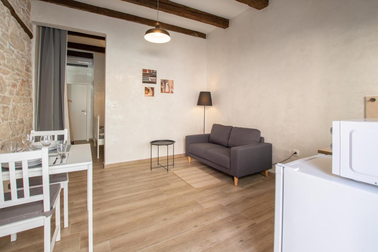 Apartments Nesatcium Pula Exterior photo