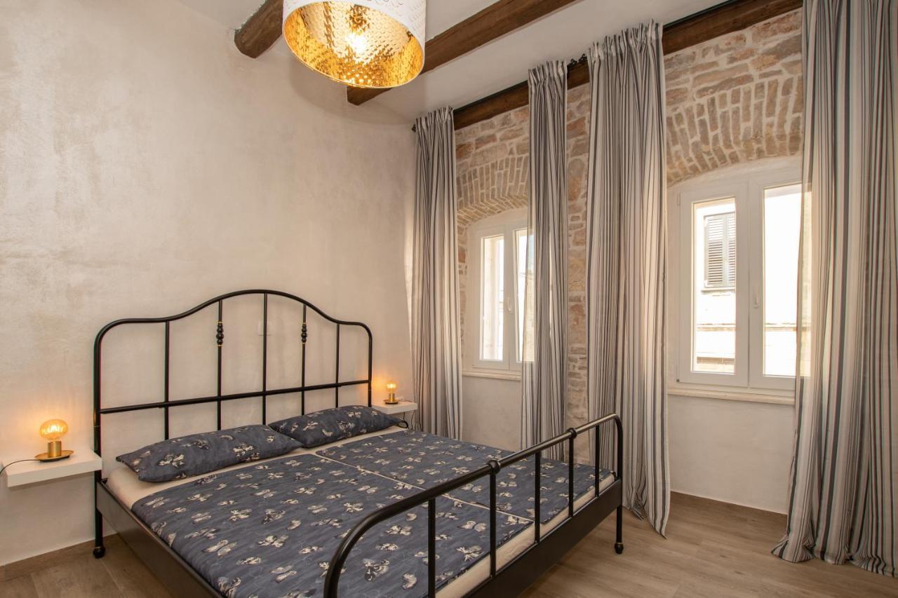 Apartments Nesatcium Pula Exterior photo