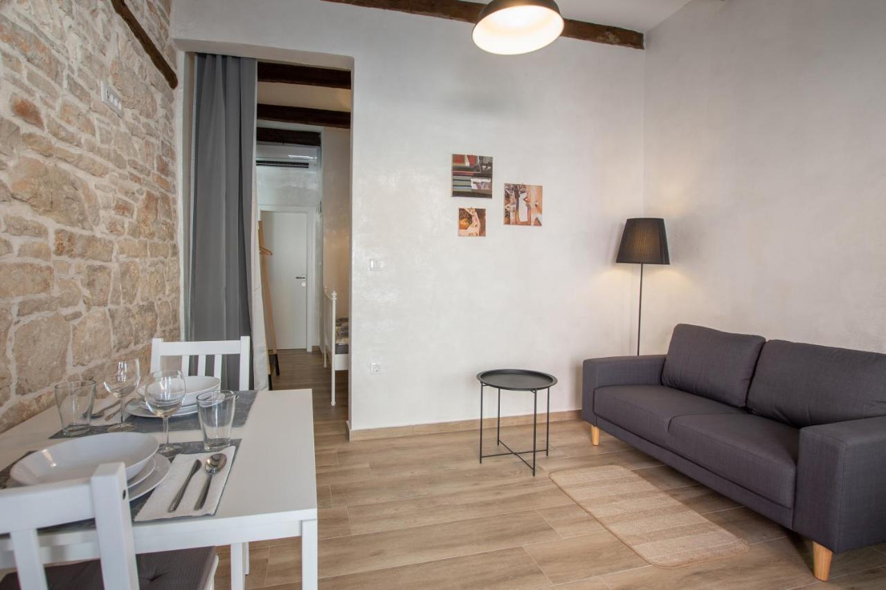 Apartments Nesatcium Pula Exterior photo
