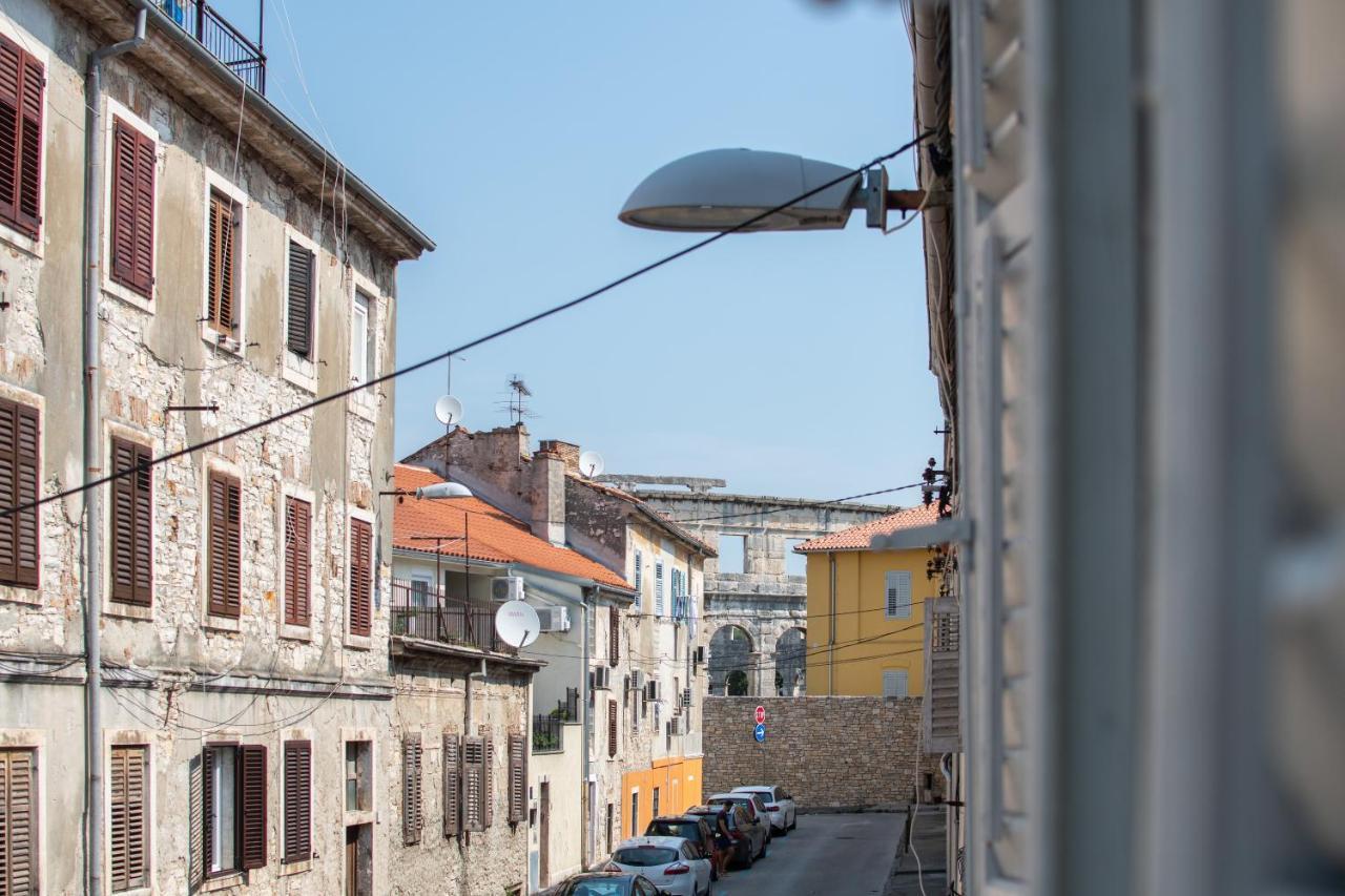 Apartments Nesatcium Pula Exterior photo